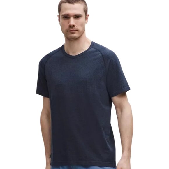 Lululemon Metal Vent Tech Tee size M ptp 20" *EUC - Picture 1 of 9